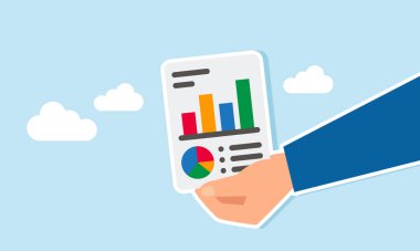 Bir el ele tutuşur ve bir iş projesi raporu göndermenin bir çizelgesi ve çizelgesi içeren bir çalışma belgesi sunar.