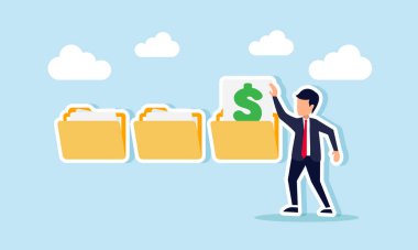 Bir işadamı bir dosyadan dolar işaretli bir belge alır, ticari mali belgelerin resimlerini.