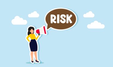 Bir iş kadını megafonla konuşur, bir sohbet balonu oluşturur ve şöyle der, RISK, sosyalleşme ve iş riskleri hakkında eğitim ve illüstrasyon