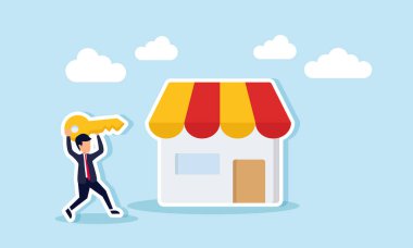 İş adamı elinde bir ev ya da piyasa anahtarı tutuyor. Perakende iş sorunlarını çözmenin anahtarı.