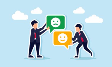 İş adamı, mutlu bir ifade ile etiketlenmiş bir sohbet diyaloğu ve iş performansı memnuniyetine verilen farklı tepkilerin gösterimi olan üzgün bir ifade ile bir sohbet diyaloğu tutar.