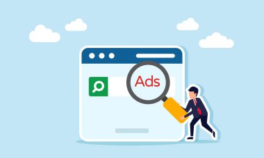 İş adamı, bir uygulama arayüzünde reklamları gözlemleyen bir büyüteç tutuyor. Reklam araştırmalarını optimize etmenin bir göstergesi.