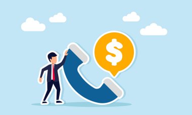 Üzerinde dolar yazan bir sohbet baloncuğu olan bir telefonun yanında duran iş adamı, mali konuları ve fırsatları paylaşma ve tartışma illüstrasyonları