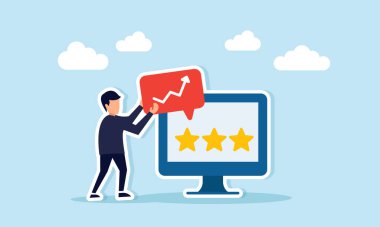 İş adamı, üç yıldızlı bir monitörün yanında işaretli bir sohbet diyaloğu tutuyor. Kalitenin daha iyi iş performansıyla aynı hizaya getirildiğinin bir göstergesi.