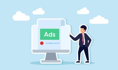 İş adamı, ADS Arayüz Temsilcisi İş Reklamcılığı Performansını Gösteren Monitörün Yanında Duruyor