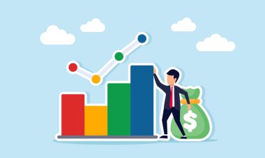 Haritalar ve para çantaları arasında duran işadamı mali veya para birimi performansı performans ilerlemesinin resimlerini çizdi