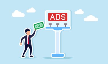 İlan panosu direğinin yanında para taşıyan iş adamı ADS reklam masraflarının resimlerini çiziyor.