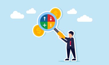 Ticari mali yönetimde risk analizinin artı eksi yukarı ve aşağı ok gösterimi gösteren büyüteçle dolar sikkelerini gözlemleyen işadamı