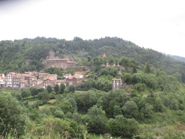 Podensis sur le Chemin St Privat d 'Allier yoluyla