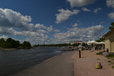St. Petersburg / Helsinki çevresindeki bir wolk, binaların, doğanın, kültürün ve ilgi çekici yerlerin genel bakışı.