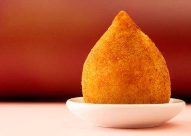 Brezilya Çıtır Tavuk Topu (Coxinha de Frango)