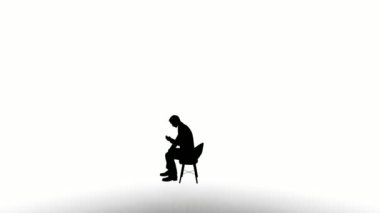 Silüet insanlar beyaz arka plana oturur. Silüet siyah insanlar beyaz ekranla iletişim kurmak için otururlar. Animasyon için tasarım, insanlar oturur, izole eder, konuşur, kişi, insan, siluet vücut.