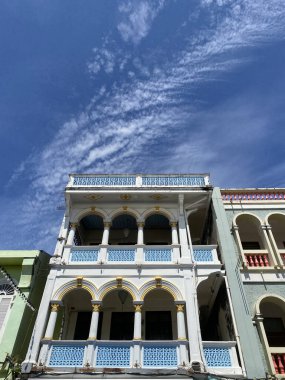 Phuket Eski Şehir Phuket bölgesinde Sino Portekiz Binası mimarisi olan eski bir kasaba. Tayland seyahat yapısı tarihi eser biçimi.