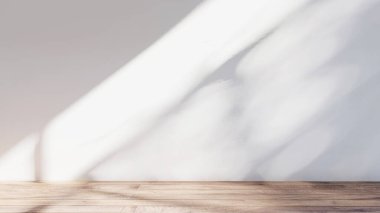Boş iç oda gölge duvarı arka planı mimari güneş ışığını taklit ediyor. boş ev modern pencere ışıklandırması daire tasarımı ev içinde beyaz ev. boş küçük konsept arkaplan parlak temiz.