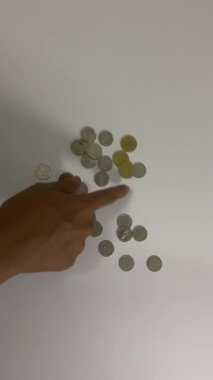 Finans parası, iş nakit para sayımı büyüme ekonomisi yığını tasarrufu. Madeni para yatırımı finansal zenginlik kar elde etmek zengin bankacılık bütçesi.