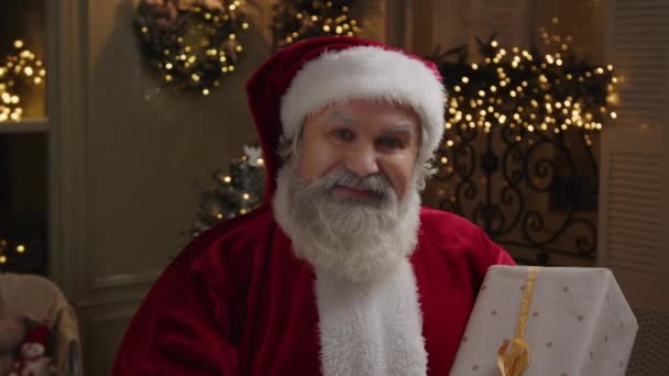 Portrait Santa Claus Old Man Grey Beard Red Costume Smiling — Stock Video