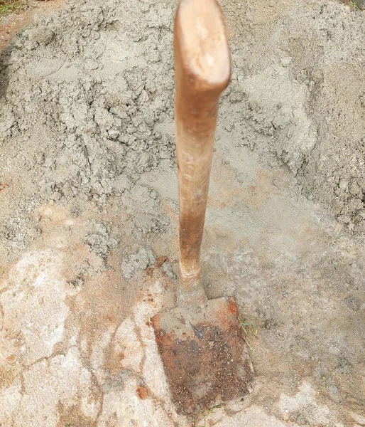 Yeri kazmak için çapa