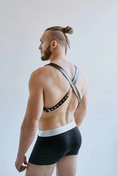 Een Knappe Blanke Atletische Jongeman Ondergoed Fitness Bodybilding — Stockfoto