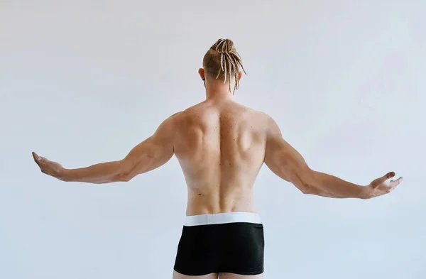 Een Knappe Blanke Atletische Jongeman Ondergoed Fitness Bodybilding — Stockfoto