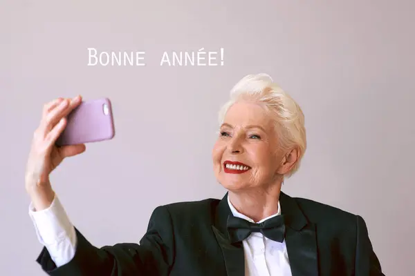 Stylish Mature Senior Woman Tuxedo Cellphone Video Calling Making Selfie — Stock Photo, Image