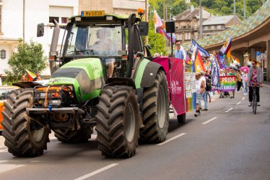 Esch-Sur-Alzette, Lüksemburg - 13 Temmuz 2024 - Lüksemburg Gururu. Eşitlik Marşı.