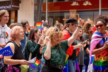 Esch-Sur-Alzette, Lüksemburg - 13 Temmuz 2024 - Lüksemburg Gururu. Eşitlik Marşı.
