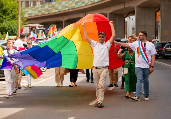 Esch-Sur-Alzette, Lüksemburg - 13 Temmuz 2024 - Lüksemburg Gururu. Eşitlik Marşı.