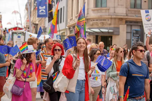 Esch-Sur-Alzette, Lüksemburg - 13 Temmuz 2024 - Lüksemburg Gururu. Eşitlik Marşı.