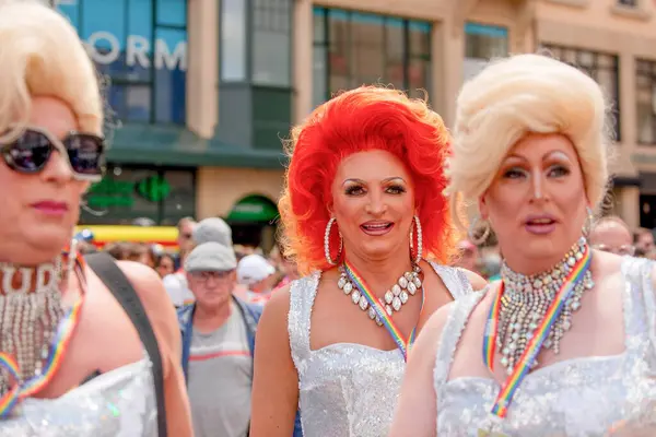 Esch-Sur-Alzette, Lüksemburg - 13 Temmuz 2024 - Lüksemburg Gururu. Eşitlik Marşı.