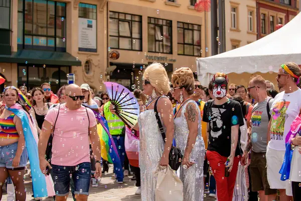 Esch-Sur-Alzette, Lüksemburg - 13 Temmuz 2024 - Lüksemburg Gururu. Eşitlik Marşı.