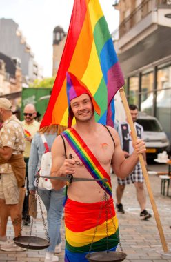 Esch-Sur-Alzette, Lüksemburg - 13 Temmuz 2024 - Lüksemburg Gururu. Eşitlik Marşı.