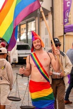 Esch-Sur-Alzette, Lüksemburg - 13 Temmuz 2024 - Lüksemburg Gururu. Eşitlik Marşı.