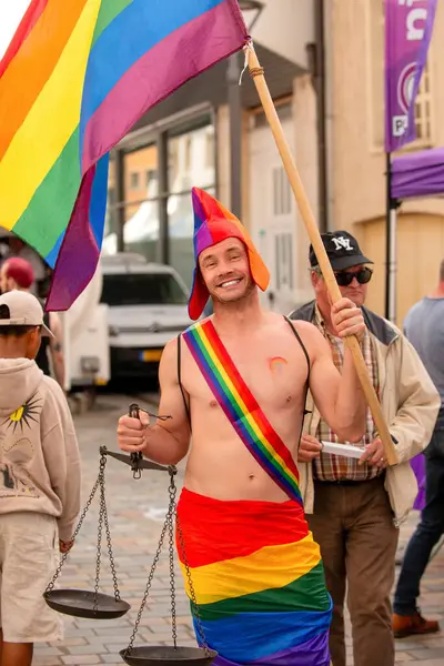 Esch-Sur-Alzette, Lüksemburg - 13 Temmuz 2024 - Lüksemburg Gururu. Eşitlik Marşı.