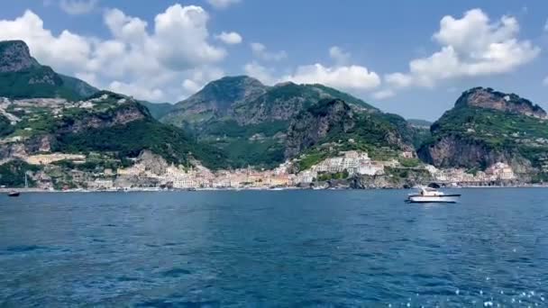 Tyrhenian Denizi Kıyısındaki Rocky Cliffs Mountain Peyzajı Amalfi Sahili Talya — Stok video