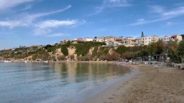 Akdeniz kıyı şeridi manzarası. Akdeniz 'de. Girit, Yunanistan. Kalyvia Körfezi, Hania Eyaleti, Girit, Yunanistan. Girit adasının en güzel yerleri. Almyrida 'daki sahil şeridi. Hania. Girit Denizi