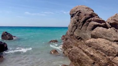 Cannes Körfezi manzarası. Cap Esterel, Cannes, Cte d Azur, Fransa. Cannes Plajı - Fransa, Provence-Alpes-Cote dAzur, Akşamları sahilden yatlara manzara. Deniz manzarası 