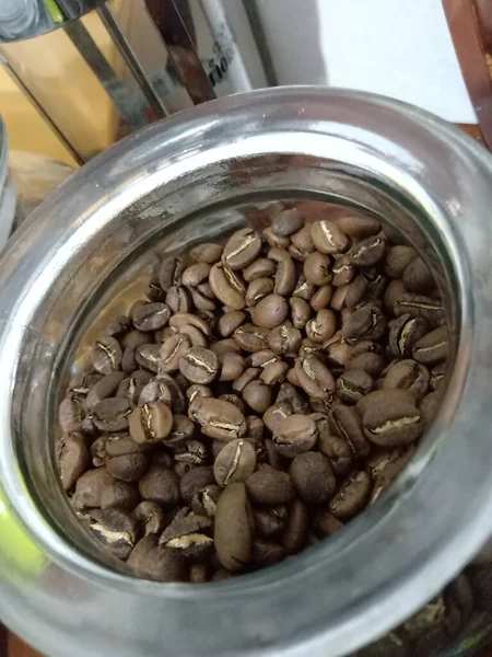 Kahve Çekirdekleri Bir Cam Kap Içinde — Stok fotoğraf