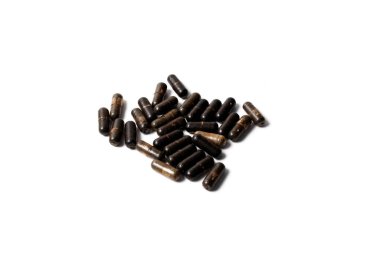 Siyah kimyon içeren kapsül, beyaz arkaplan üzerinde izole