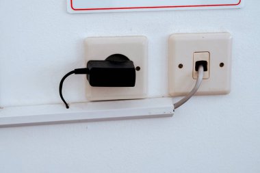 Ethernet ve Wall Power Soketleri