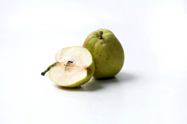 Beyaz arka planda izole armut, makale veya ticari için iyi