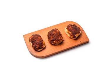 Tahtada dilimlenmiş ekmek.