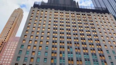 Bu video, New York 'taki tarihi Waldorf Oteli' nin 2017 'den bu yana 1 milyar dolarlık tadilat altındaki görüntülerini gösteriyor..  