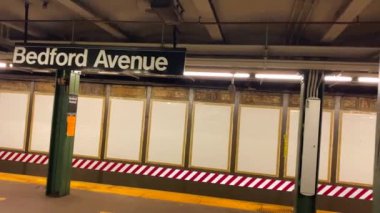 This video shows a subway station stop in New York City.
