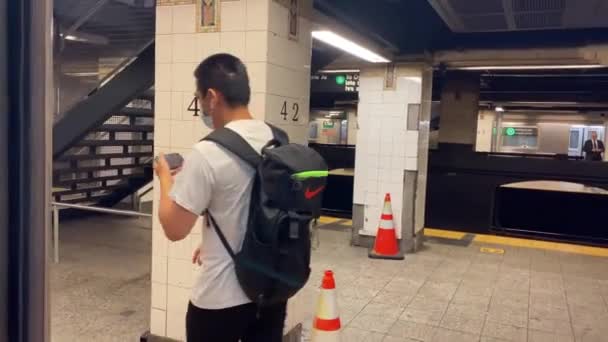 Toto Video Ukazuje Vlak Metra Různé Zastávky Směřující Manhattan Během — Stock video