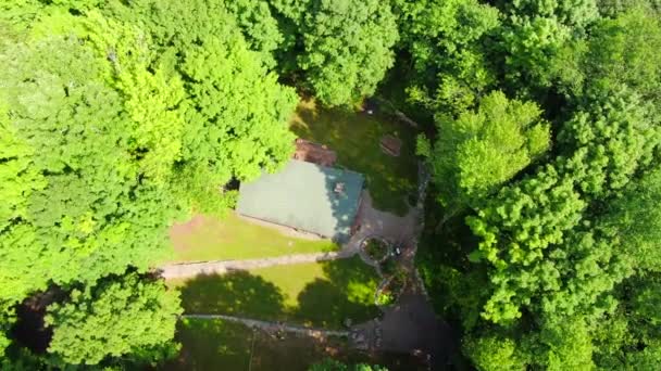 Video Shows Views Heavily Wooded Cabin Catskills — Vídeo de stock