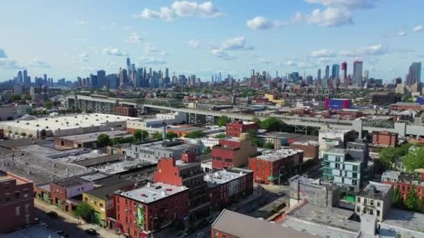 Video Shows Aerial Views Train Leaving Smith 9Th Street Train — 비디오