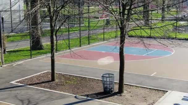 Deze Video Toont Uitzichten Een Leeg Basketbalveld Met Velgen Verwijderd — Stockvideo