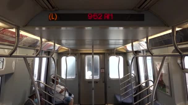 Video Covid Yaz Salgını Sırasında Manhattan Giden Metrosu Farklı Durakları — Stok video