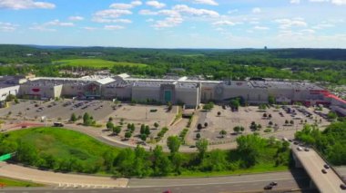 Palisades Center in West Nyack, New York is the second-largest shopping mall in the New York metropolitan area, the eighth-largest in the United States by total area, and the sixth-largest by gross leasable space.  