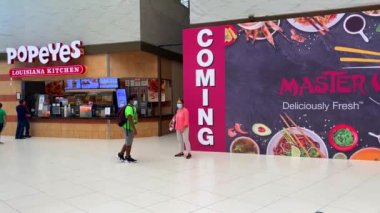 Palisades Center in West Nyack, New York is the second-largest shopping mall in the New York metropolitan area, the eighth-largest in the United States by total area, and sixth-largest by gross leasable space.  